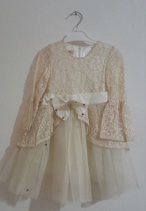 Продам платья для детских садиков