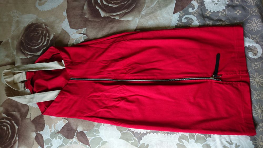 Дамска рокля по модел на Виктория Бекъм