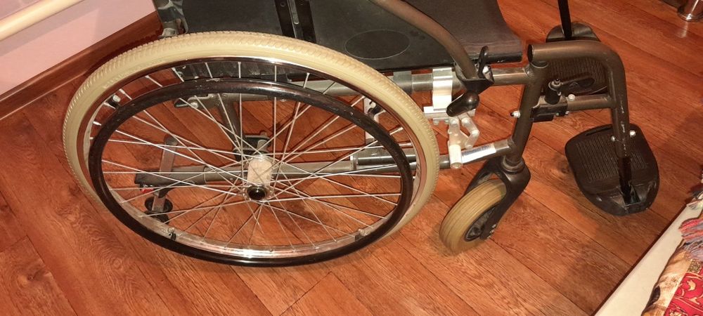 Инвалидный коляска