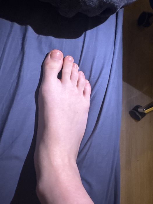 Фетиш на крака за пари