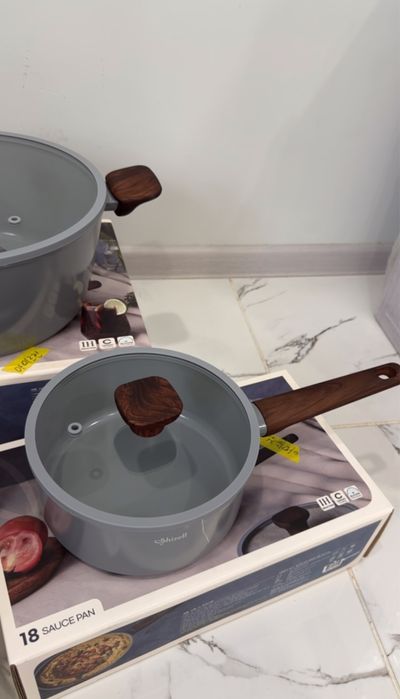 Продается фрвнцускмй бренд набор кастрюли