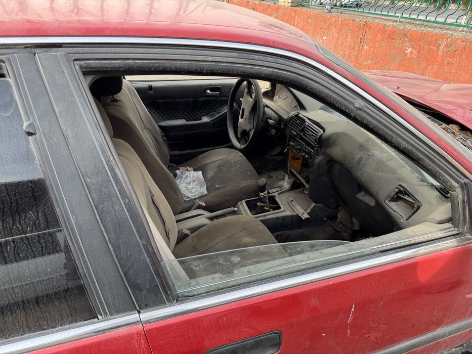 Honda accord avarinit xolatda sotiladi.