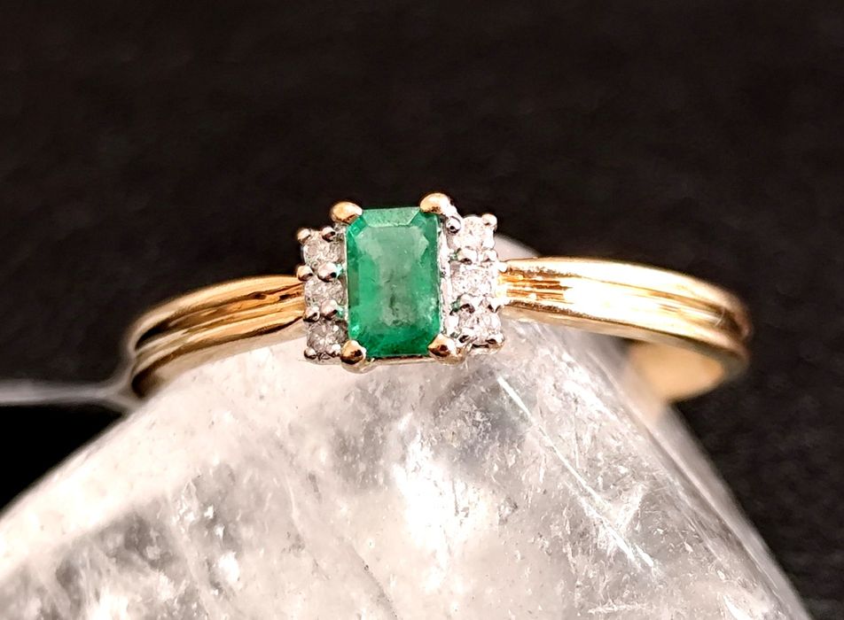 Златен Пръстен / Смарагд / Диаманти