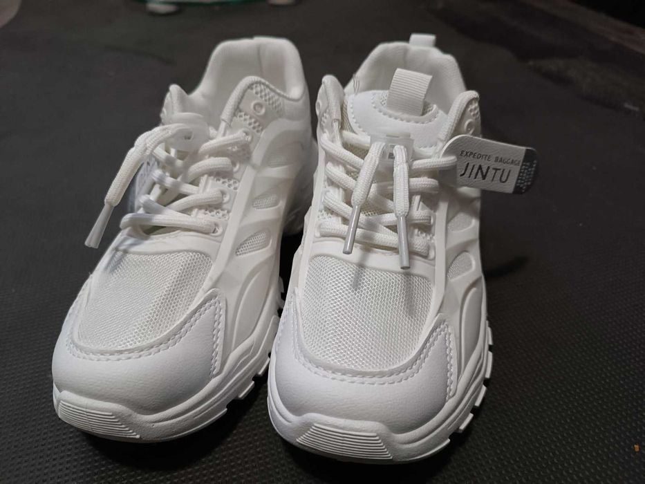 Обувки за малки крачета - 33,5 номер