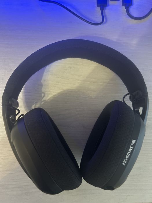 обменяю на белые наушники