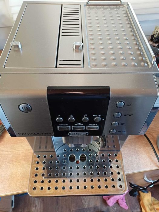 Espressor Automat DeLonghi PrimaDonna ESAM6600