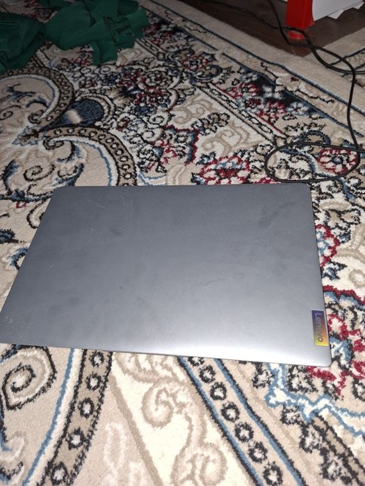 Salom noutbuk sotiladi lenova