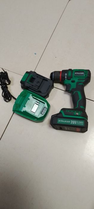 Продам шуруповёрт 20 в
