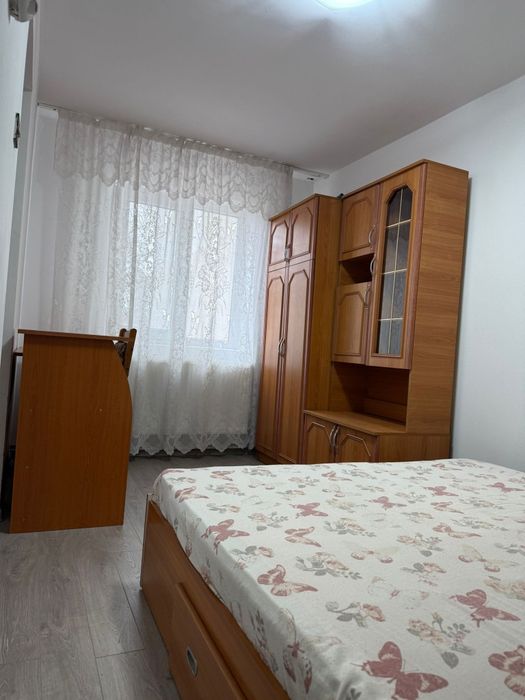 Închiriez apartament