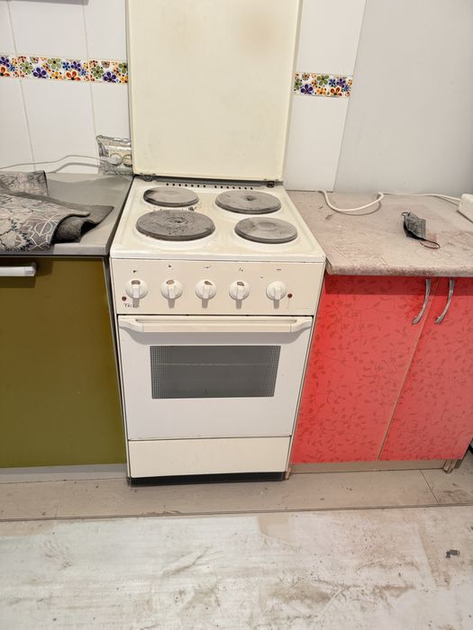 Продам плиту 4 комфорки