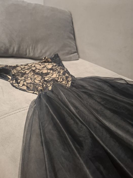 Къса разкроена рокля