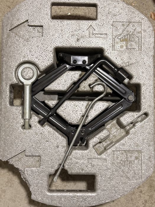 Spark damkrat zbori kamplekti