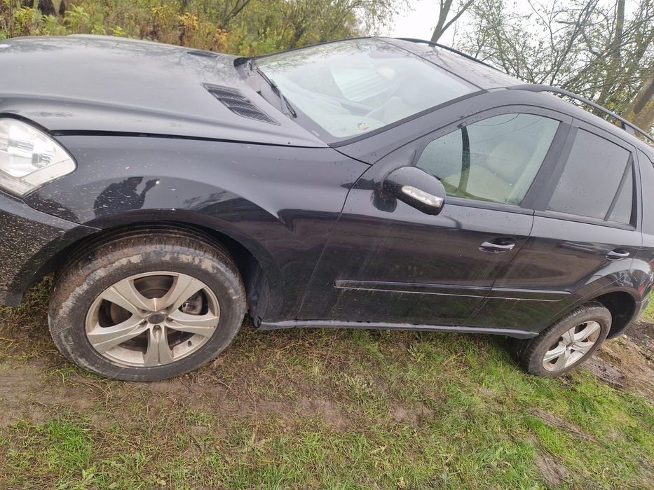 Dezmembrez Mercedes ml w164