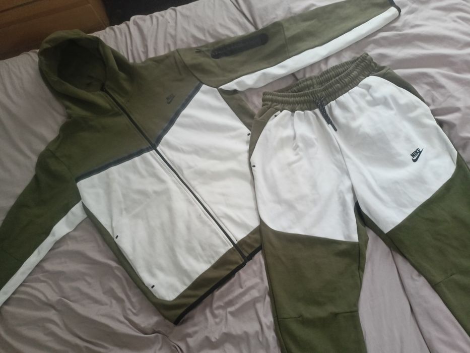 Compleu Nike tech fleece