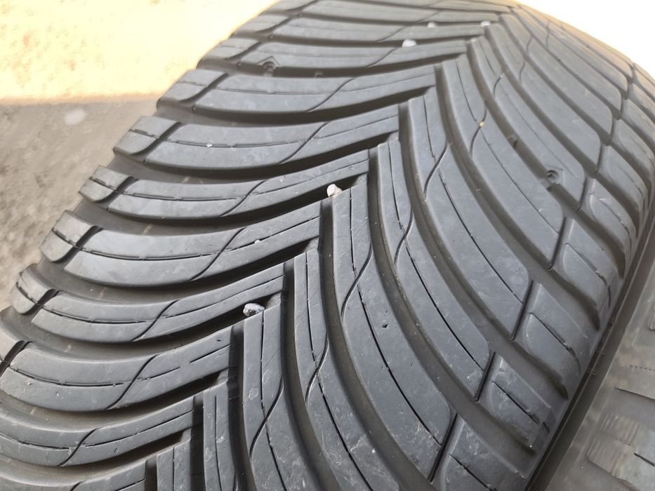 215/50/18" 4бр Kleber qvadraxer suv all season, dot5024,7mm