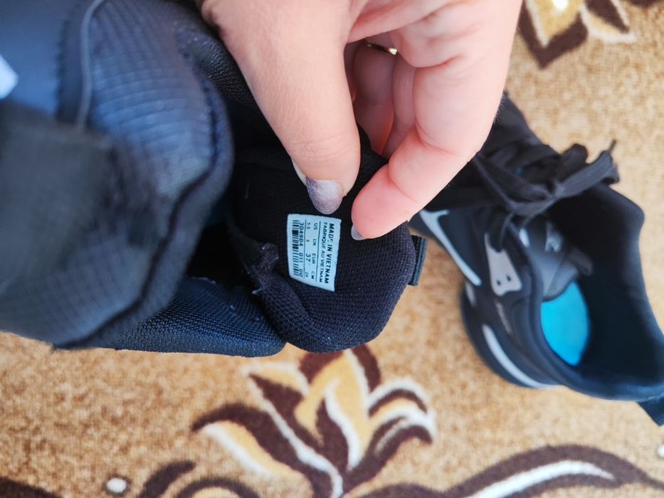 Черни маратонки 37