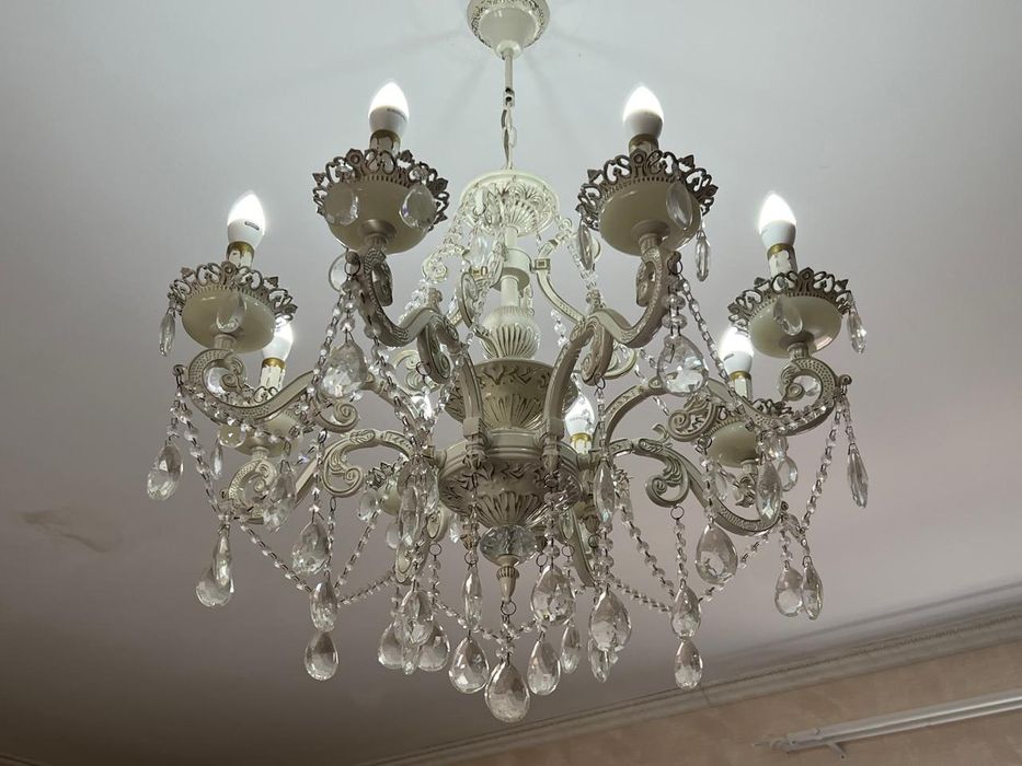 Продаются люстры