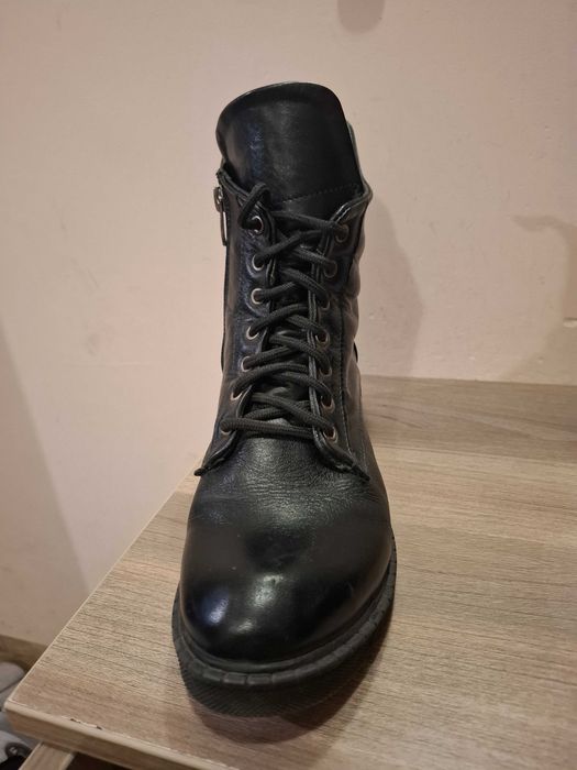 Продавам дамски боти