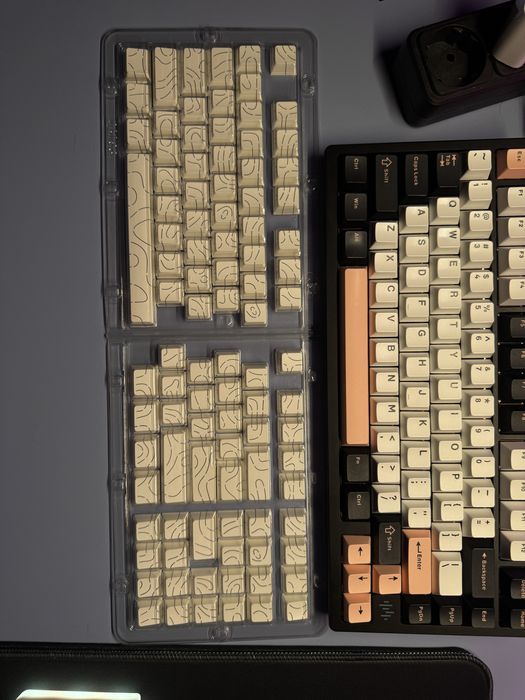 Продам новые кейкапы/keycaps PBT пластик двойное литье cherry профиль.