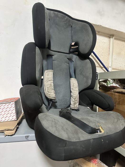Продам автокресло с двух лет