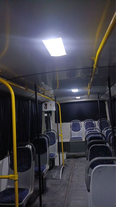 Isuzu avtobus 2016 yil ishlab chiqarilgan