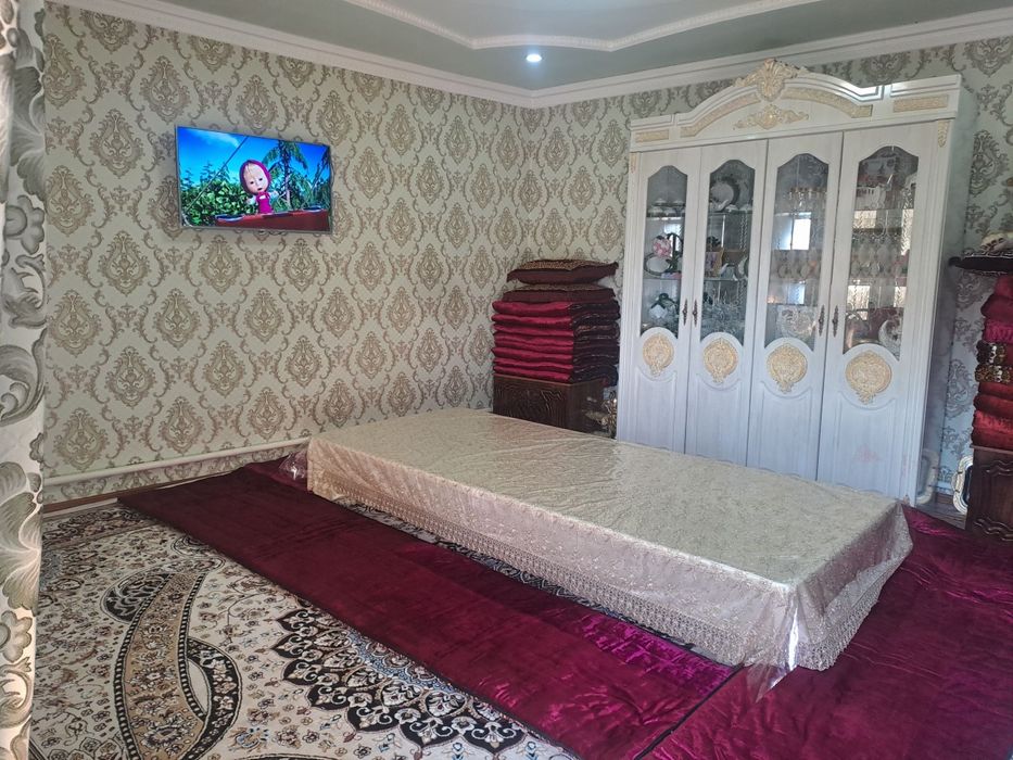 Uy sharoitlari bor 6.94sotix balnitsa yaqin GAI yonida bozorga yaqin