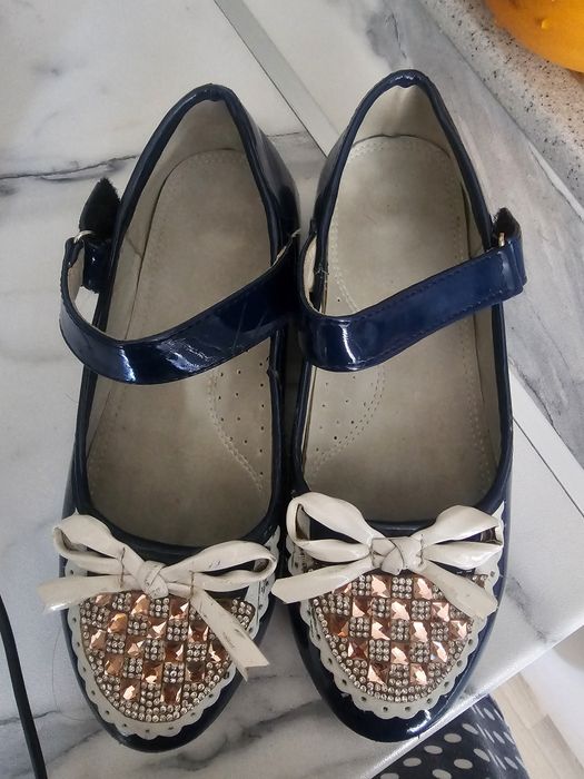 Туфли чёрные и синий