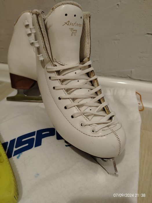 Коньки профессиональные