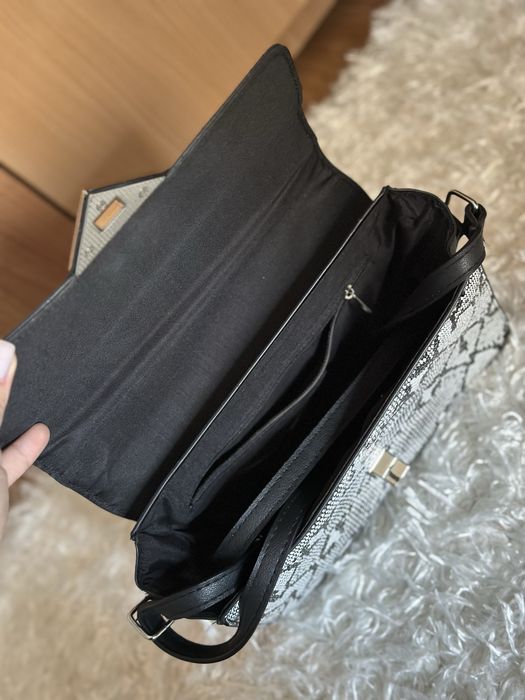 Дамски чанти на ниска цена