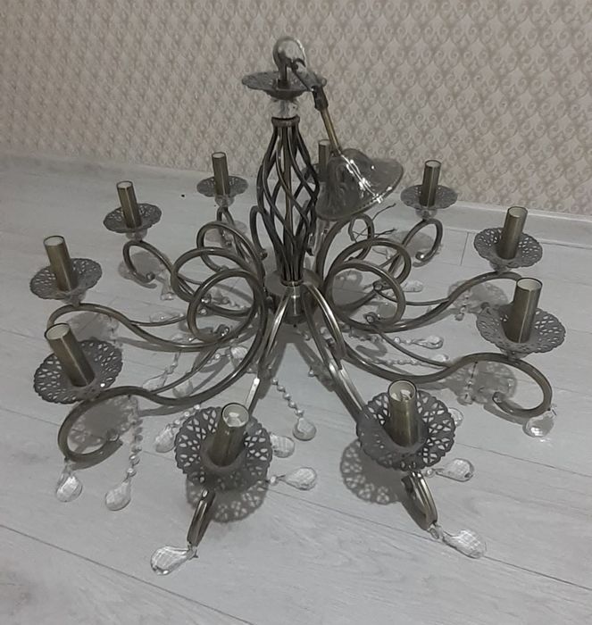 Продам люстру за 10000