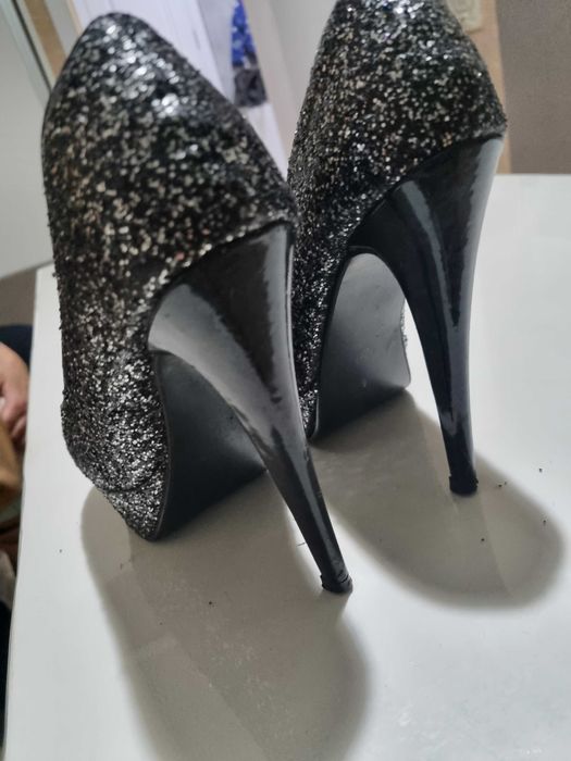 Дамски обувки на ток