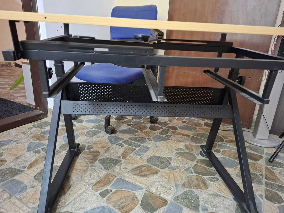 Birou/planseta desen tehnic, blat inclinabil, inaltime reglabila