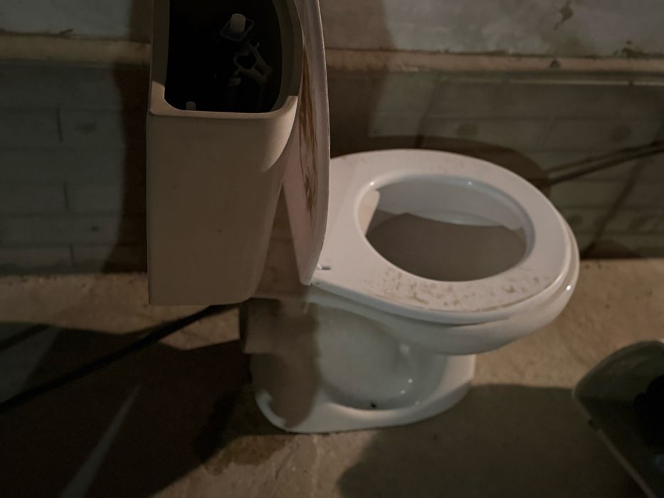 Унитаз с бочком, сантехника