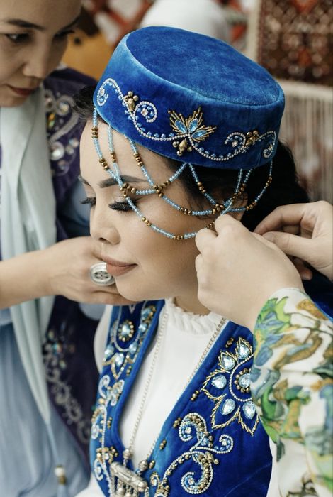 Ұзатуға киген образымды сатамын