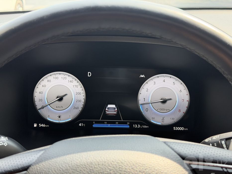 Продаю свой автомобиль Hyundai Santa Fe 2022 года