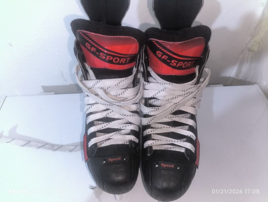 Хокейные коньки 39-40 размер