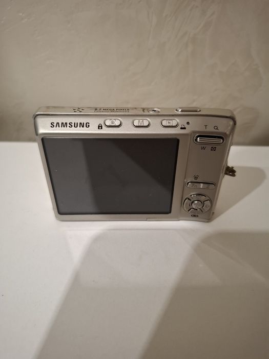 Компактен цифров фотоапарат Samsung i85