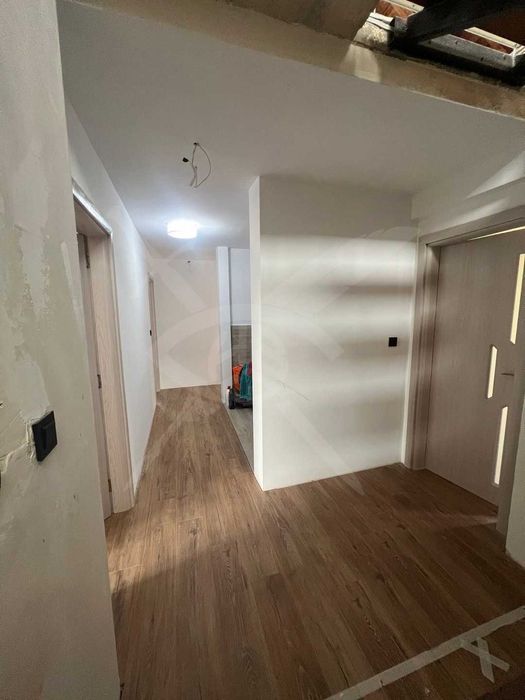 Продава се Къща в Варна, Изгрев - 361 кв.м за 1801 €/кв.м - Снимка #9