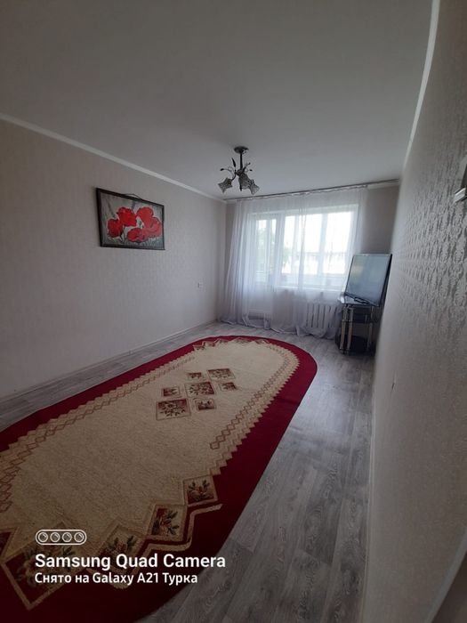 Продам трехкомнатную квартиру на Универмаге