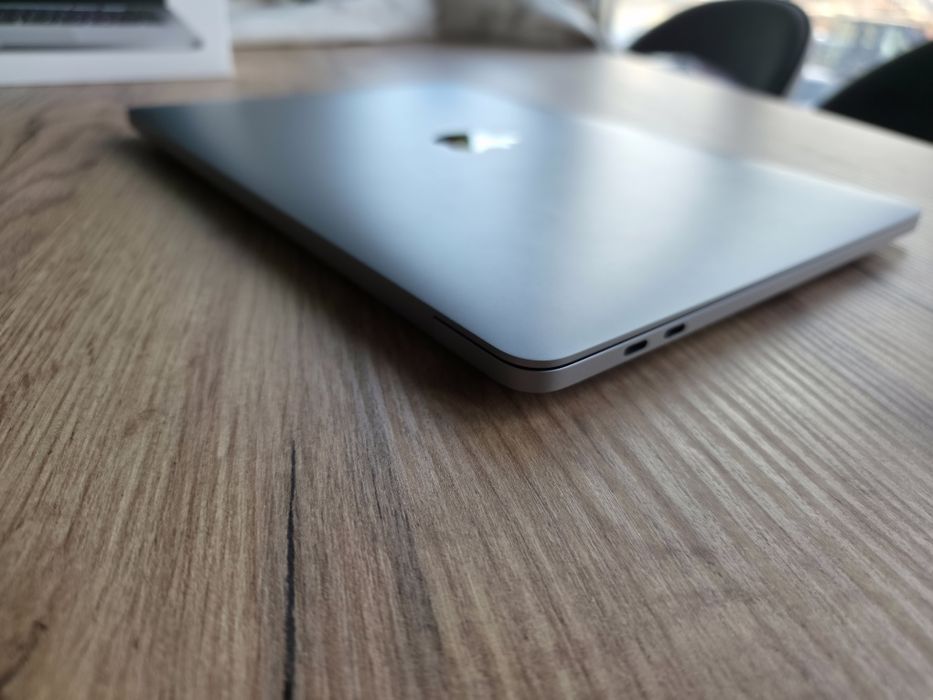 MacBook Pro M2 13' 256GB Silver