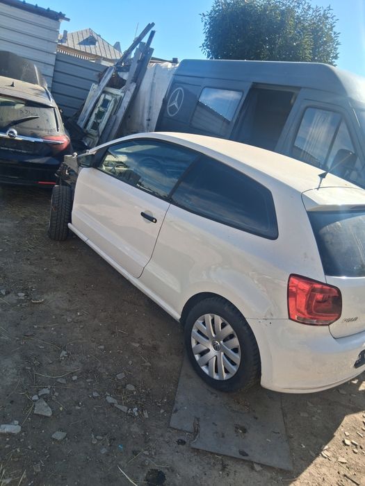Vând uși de Volkswagen Polo an 2013 stânga dreapta