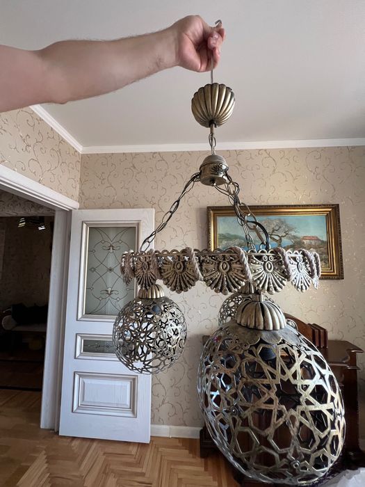 Продам люстру не дорого