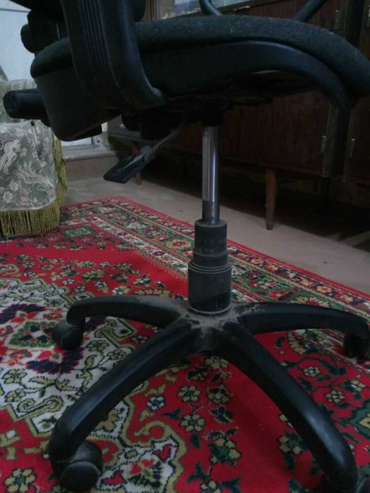 Офисное компьютерное кресло