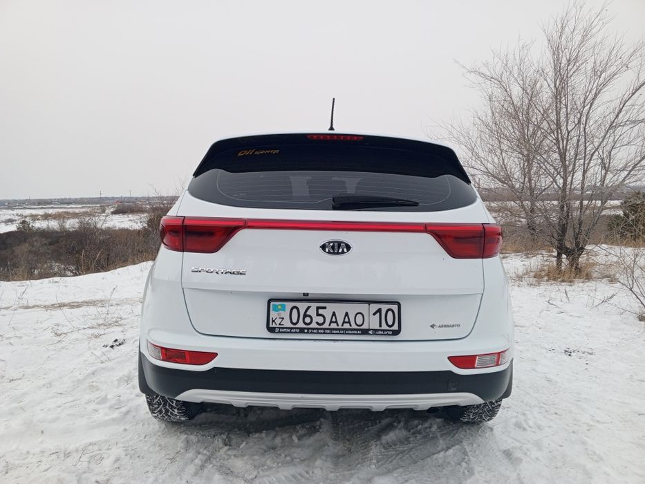 Киа Спортедж кроссовер, полный привод.