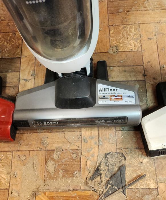 Vand aspiratoare bosch arata ff bine   si sant an stare de functionare