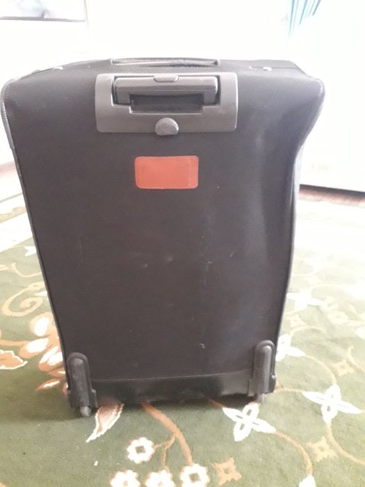 Продам чемоданы европа