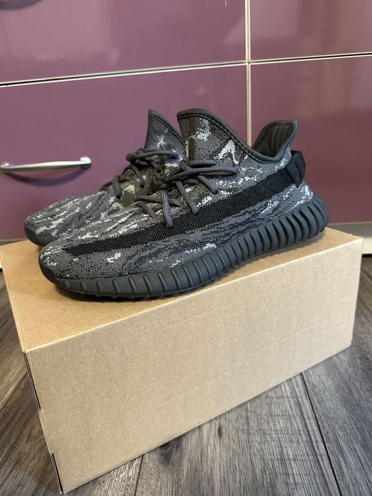 Yeezy boost 350v2 Dark Salt