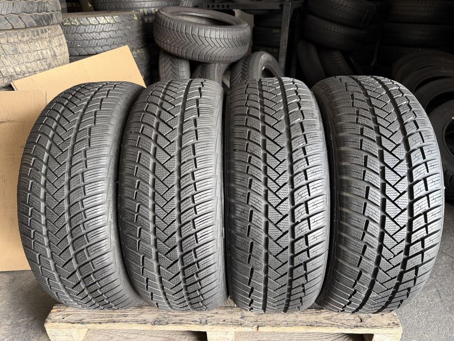 4 anvelope iarna ca NOI 225/55/17 , Vredestein , 7.9 mm , DOT 2023 !