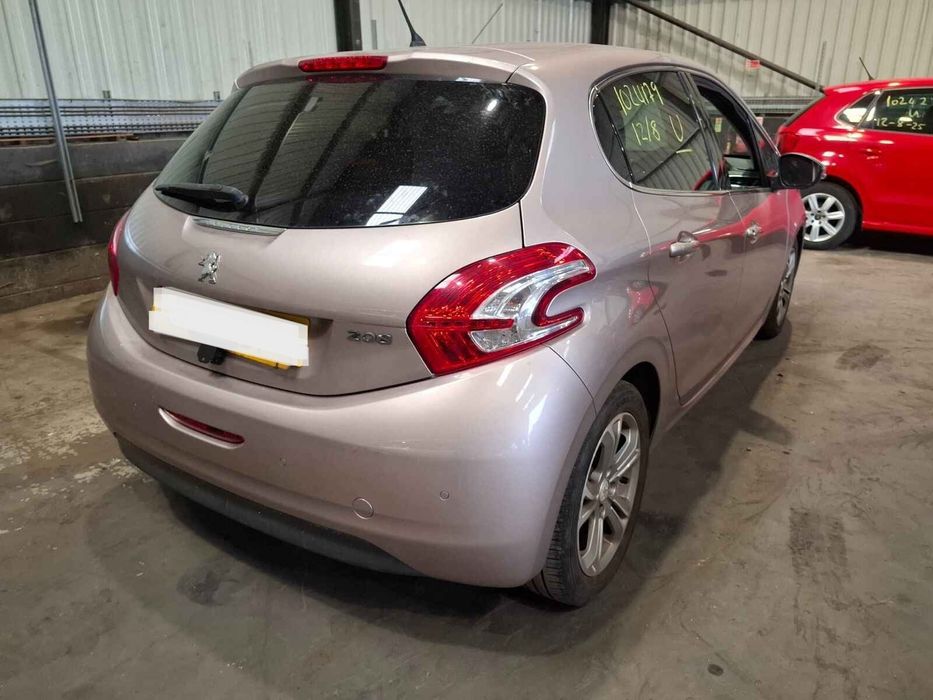Far Dreapta Peugeot 208 2012 Hatchback Bej