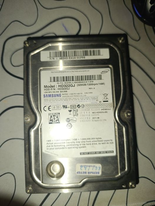 Жесткий Диск , полурабочий.